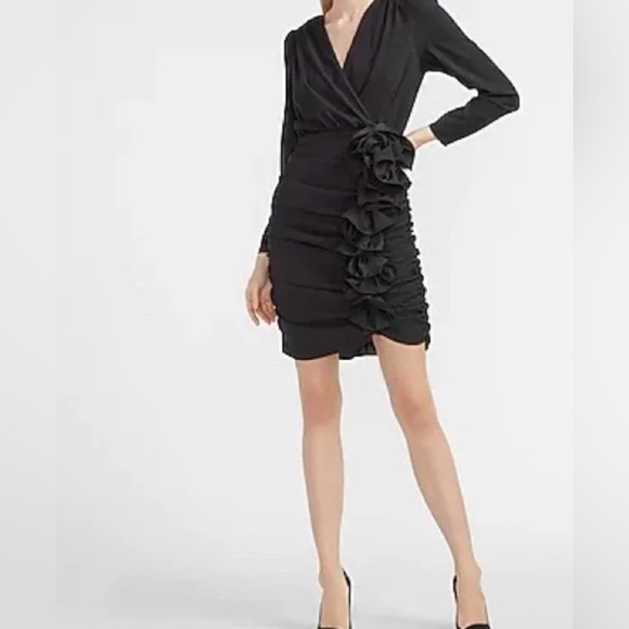 🆕Express Black Long Sleeve Elegant Design Wrap Flower Rouched Dress S🆕 - Picture 2 of 15